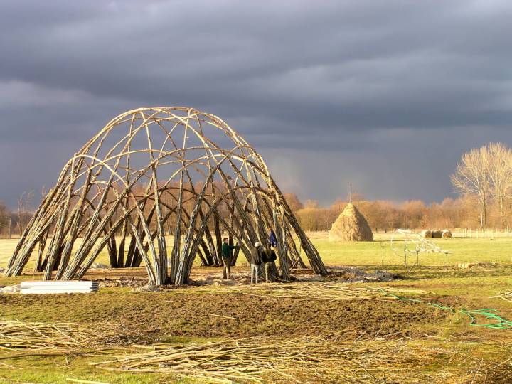 Willow Construction 2004 Arena Salix - first dome is finished